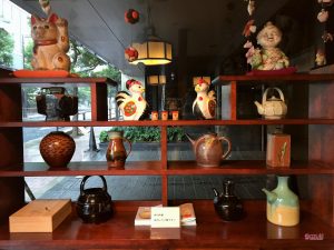 おかめ麹町本店民芸家具１